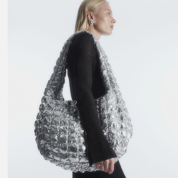 COS OVERSIZED QUILTED SILVER BAG - Picture 2 of 8